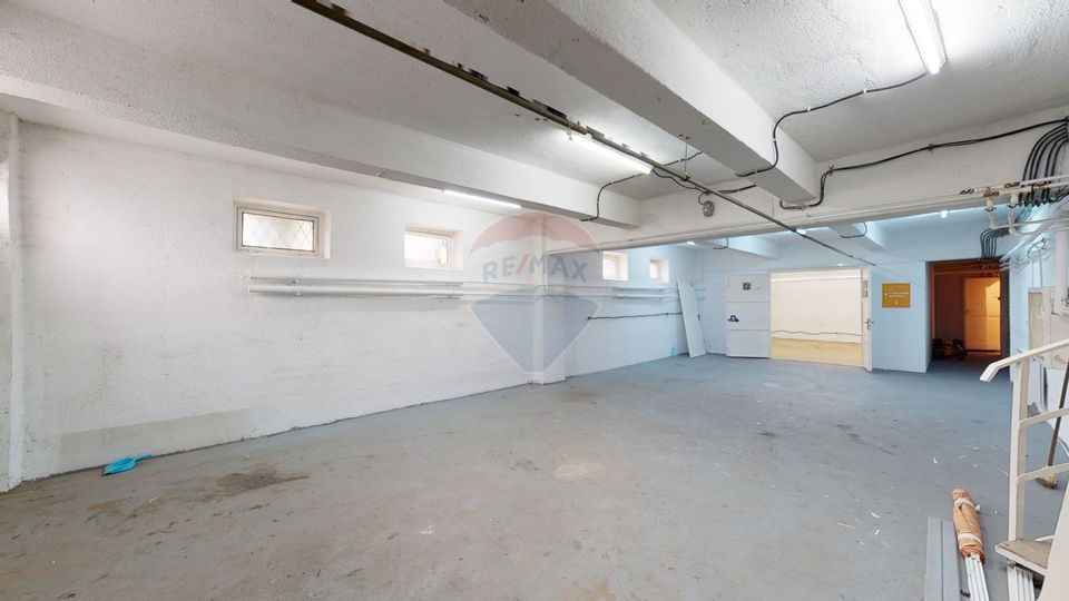 Spațiu comercial demisol Bucurestii Noi/ Metrou Straulesti