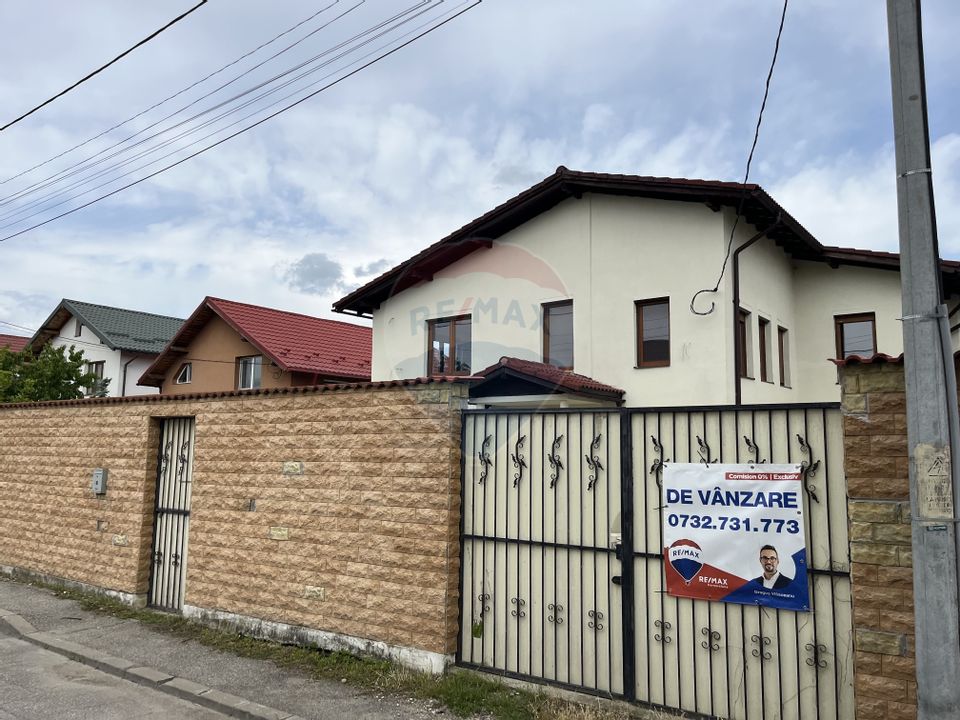 Casă cu 6 camere de vânzare în Pitești