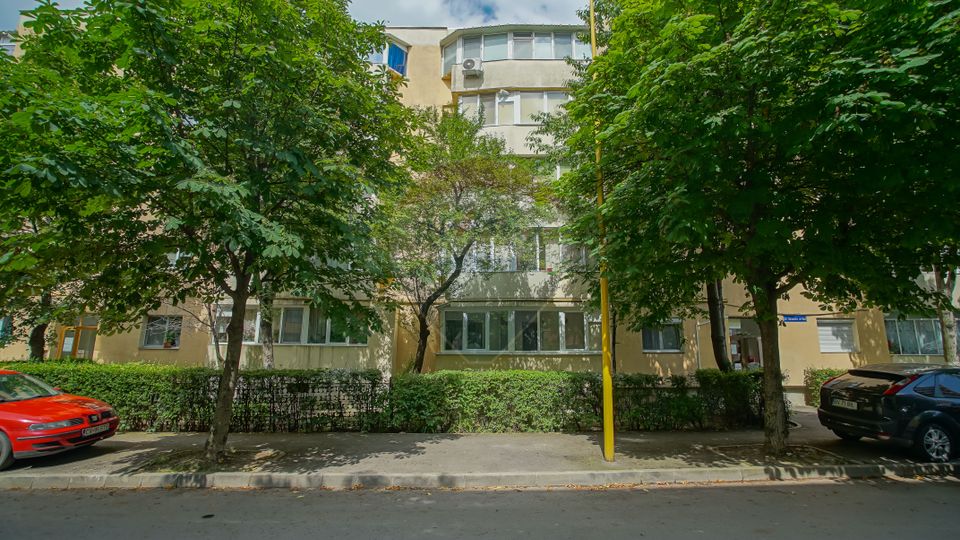 REZERVAT ! Apartament cu 3 camere de vânzare în zona Judetean