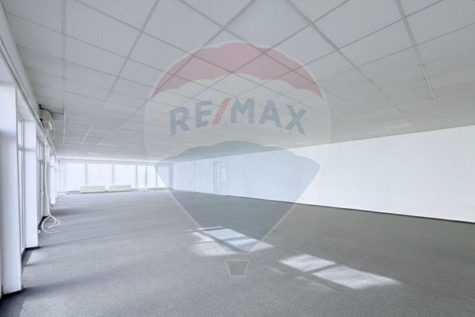 300sq.m Commercial Space for rent, Central area