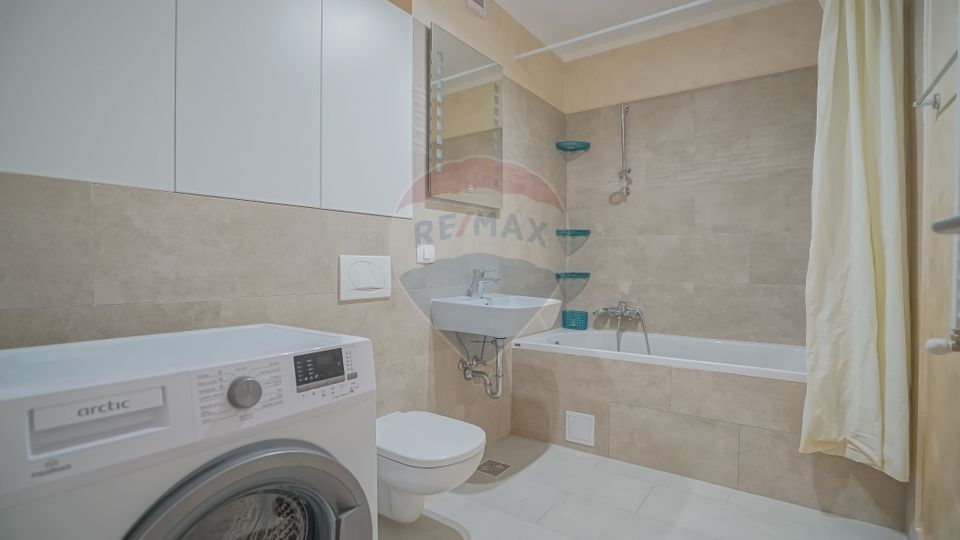 Garsoniera generoasa cu loc de parcare,  Grandis Tractorul