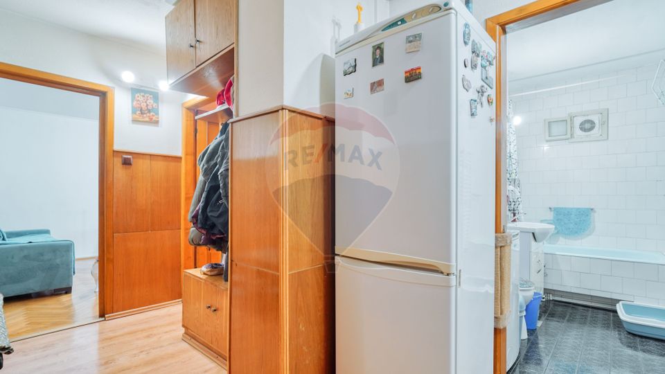 3-room apartment on Rozelor Street, Florilor Quarter!