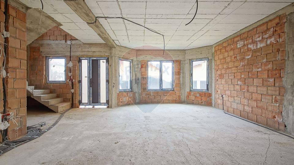 5 room House / Villa for sale