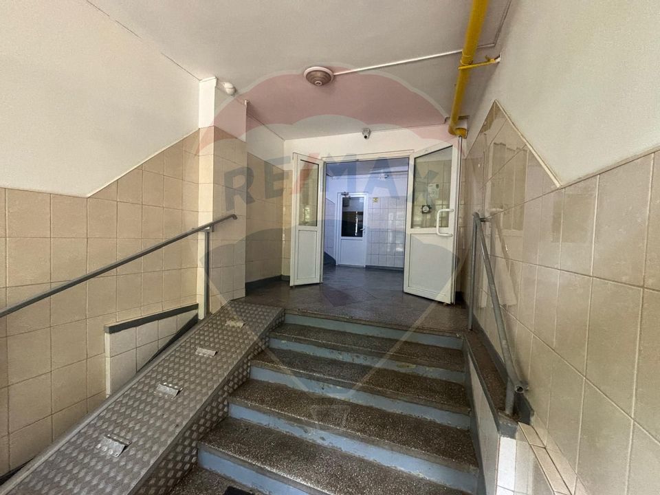 4 room Apartment for sale, Teiul Doamnei area