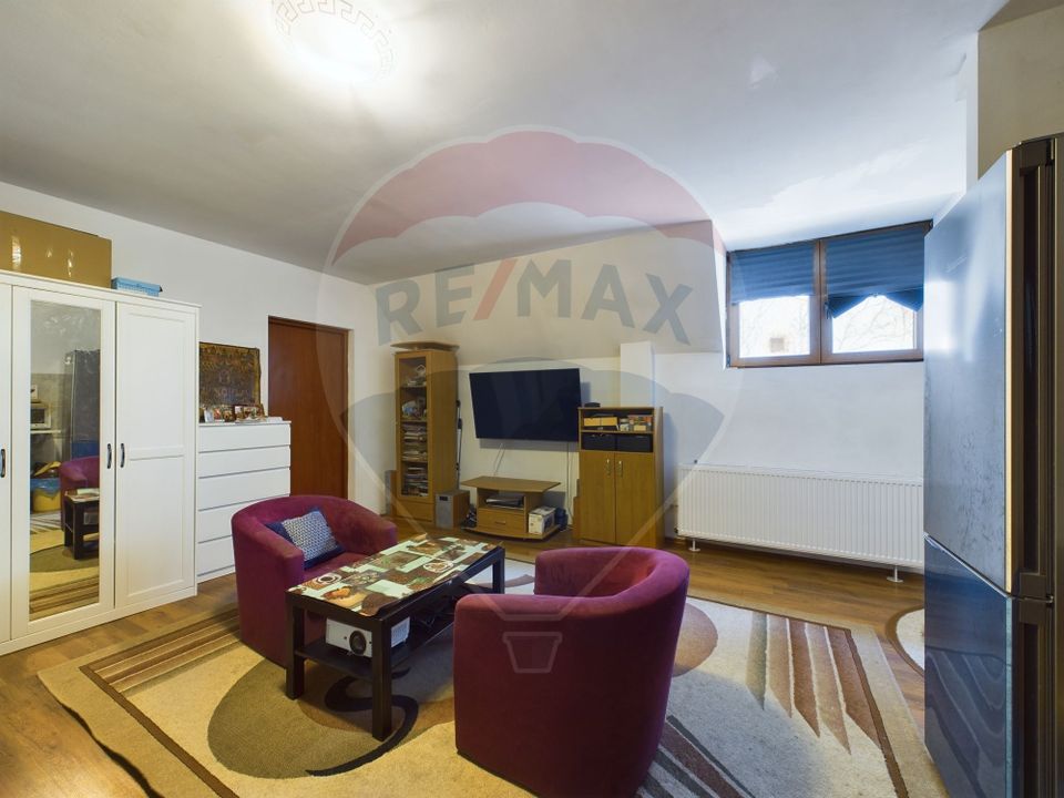 13 room House / Villa for sale, P-ta Victoriei area