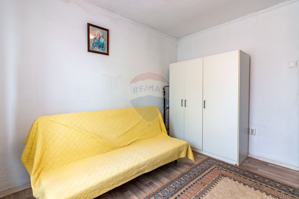 Apartament cu 3 camere de vânzare în zona Sebastian