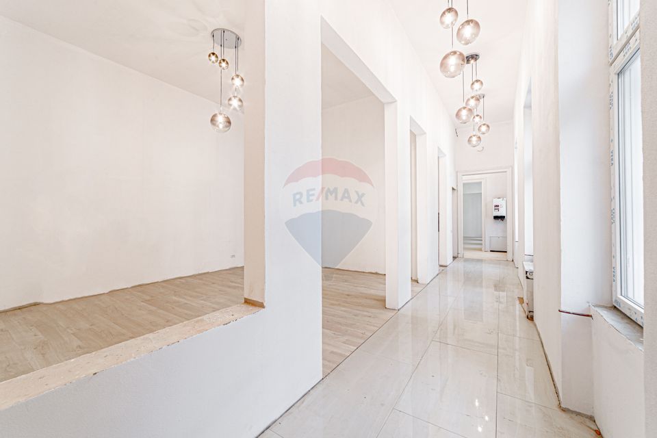 149sq.m Commercial Space for rent, Ultracentral area