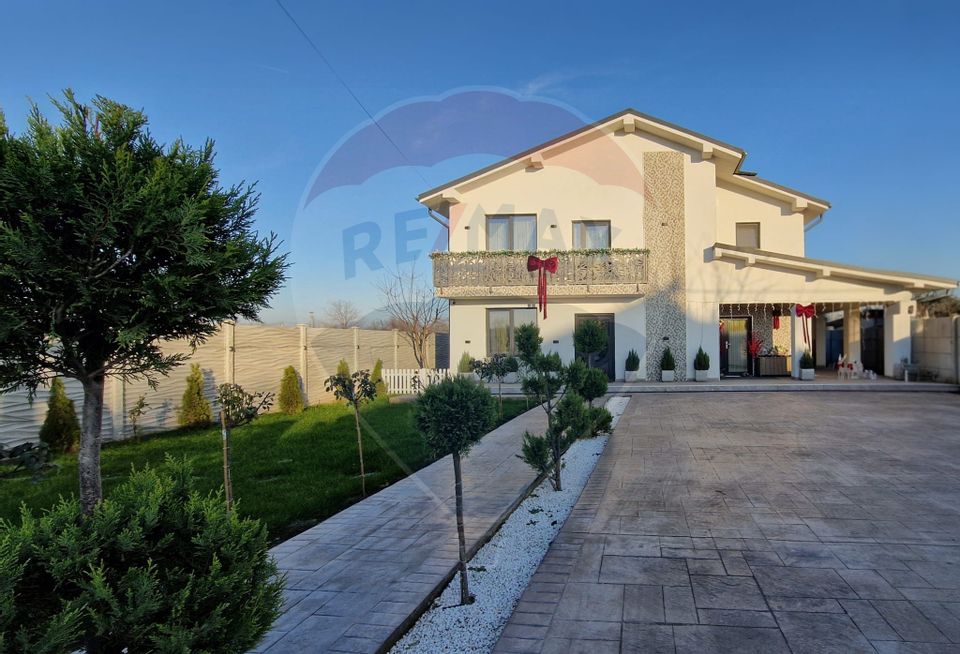 Casă / Vilă cu 5 camere - la 2 minute de Complex Cosmopolis