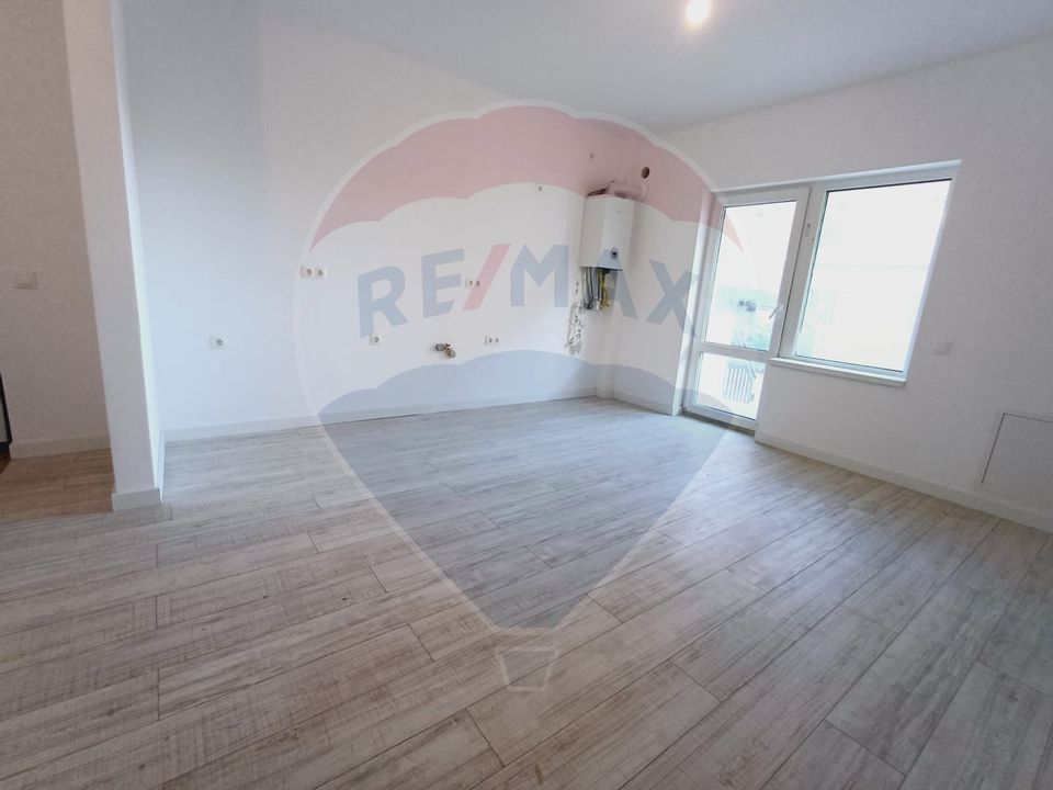 Apartament cu 3 camere de vânzare