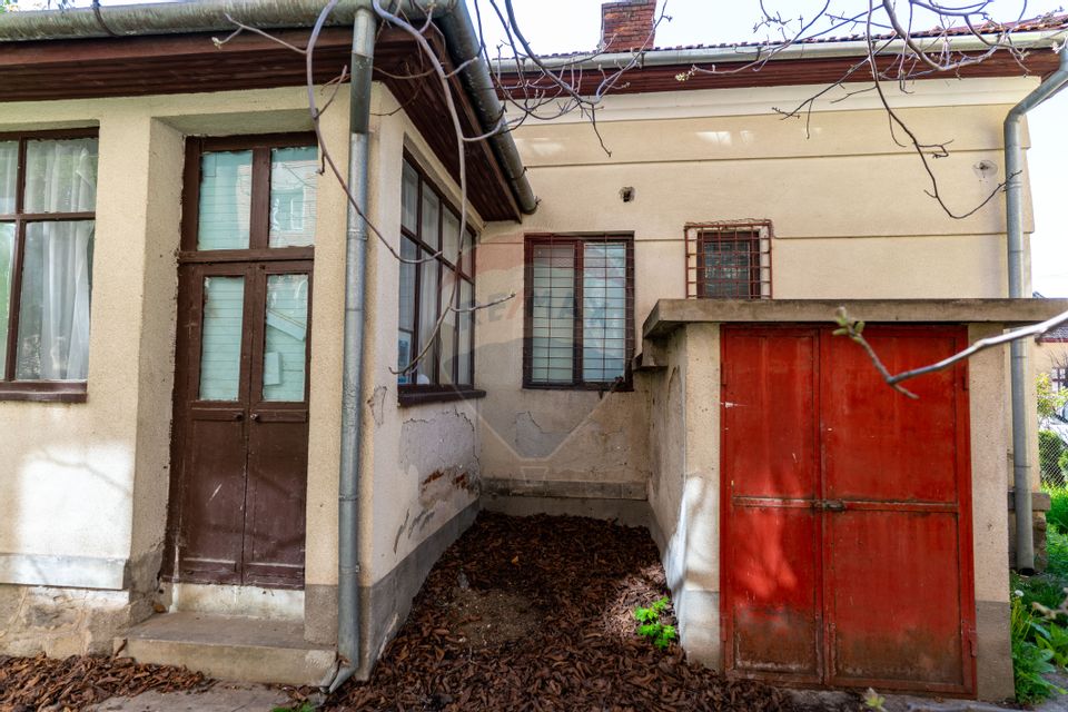 House / Villa with 4 rooms for sale in the center of Deva