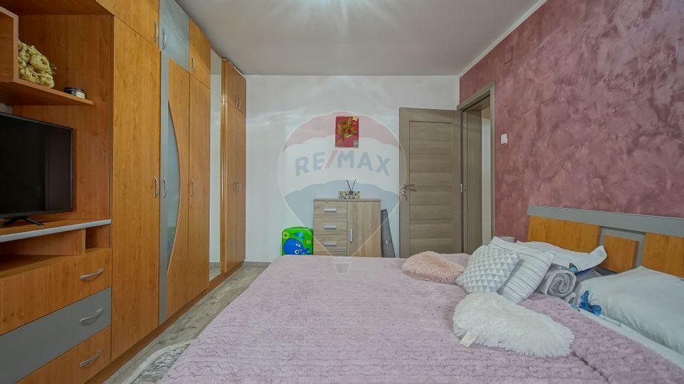 Apartament cu 3 camere de vânzare, Florilor Râșnov