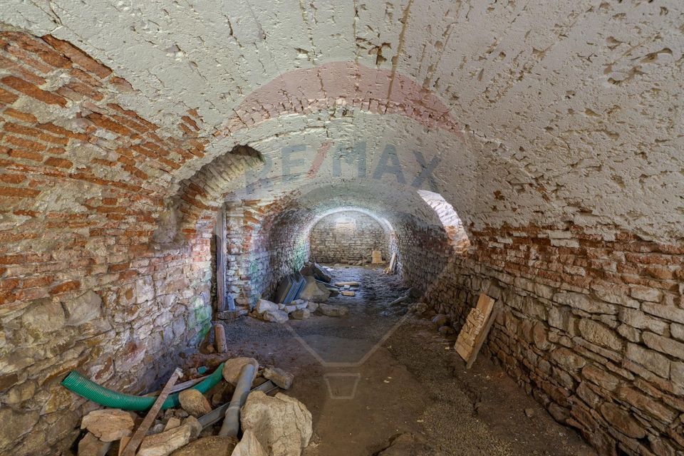 Fostă școală săsească semnată de Fritz Balthes – Bruiu, Sibiu