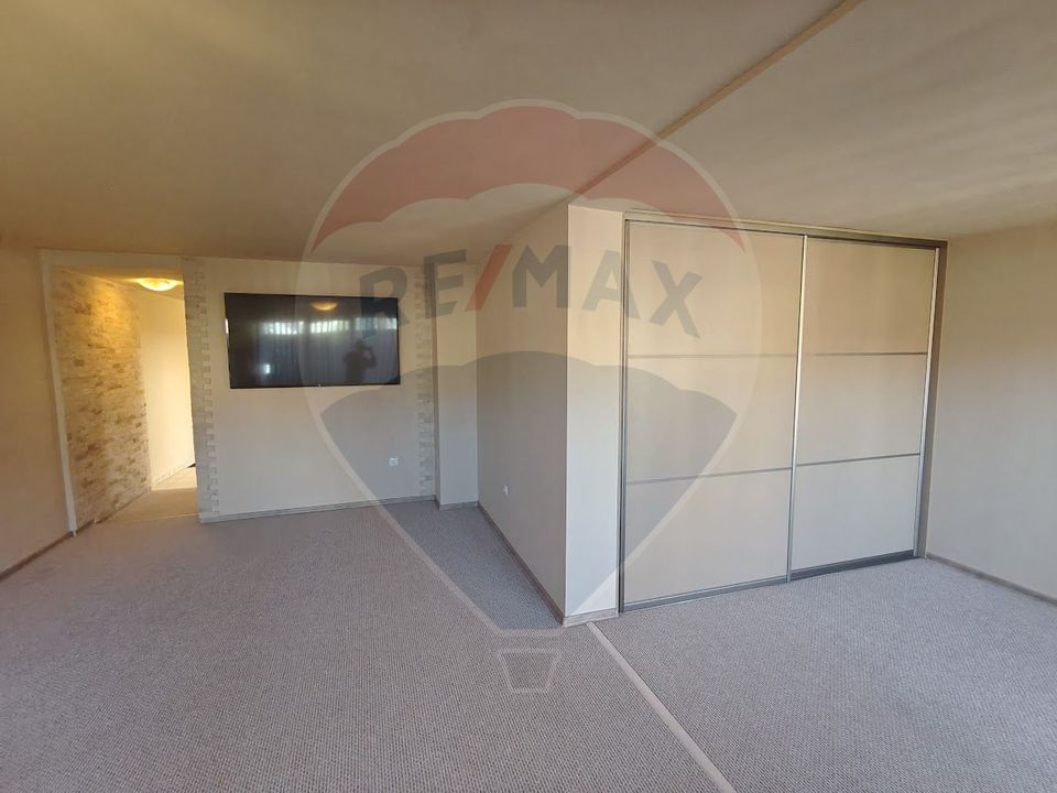 Spațiu comercial suprafata 240mp, curte generoasa, de inchiriat