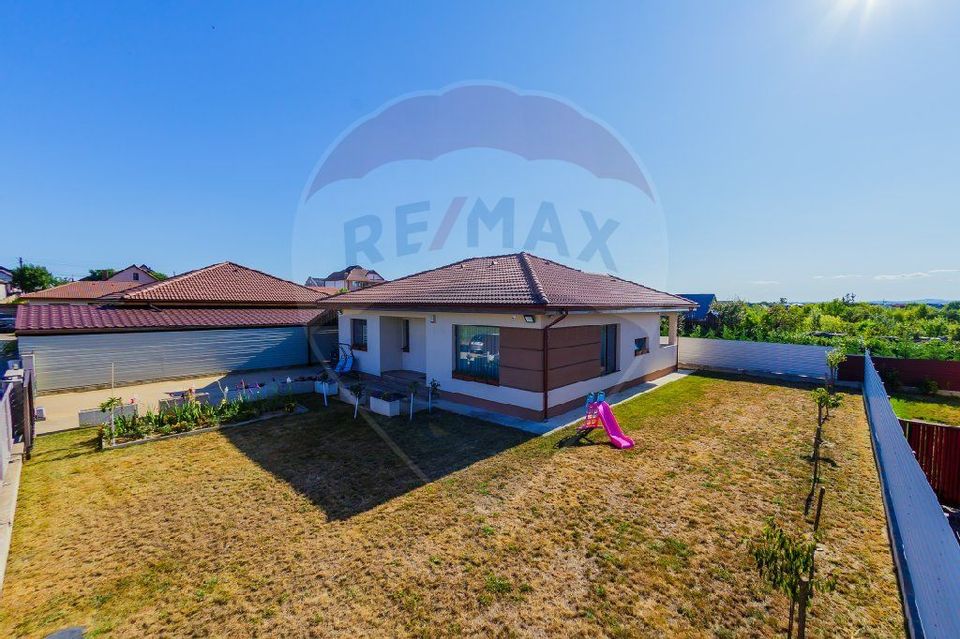 Casă super finisata de vanzare în sat Sasar / schimb cu Apartament