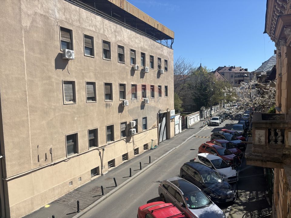 VILA ULTRACENTRALA IDEAL  INVESTITIE