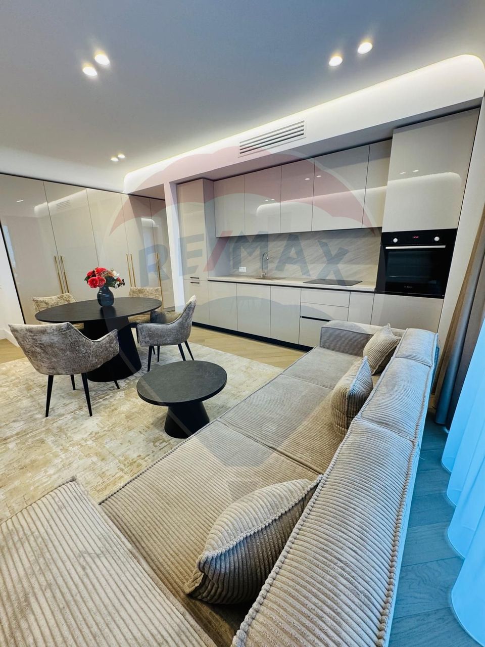 DE INCHIRIAT Apartament 3 camere – Cortina 126, Iancu Nicolae