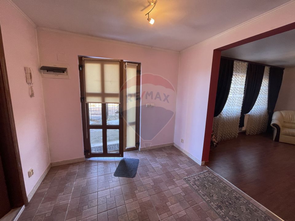 4 room House / Villa for sale