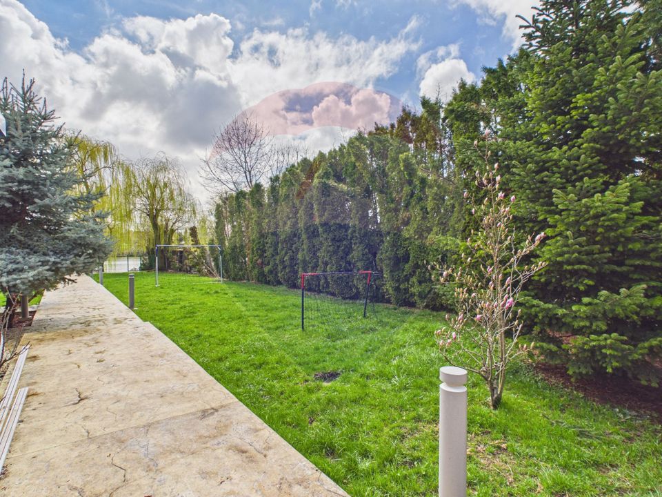 Casa / Vila cu 8 camere de vanzare