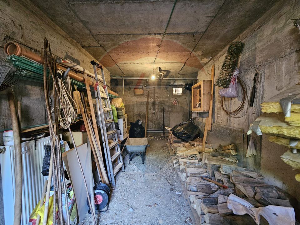 6 room House / Villa for sale