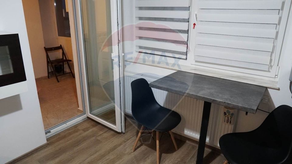 Apartament de închiriat cu două camere, et 1, zona Nord