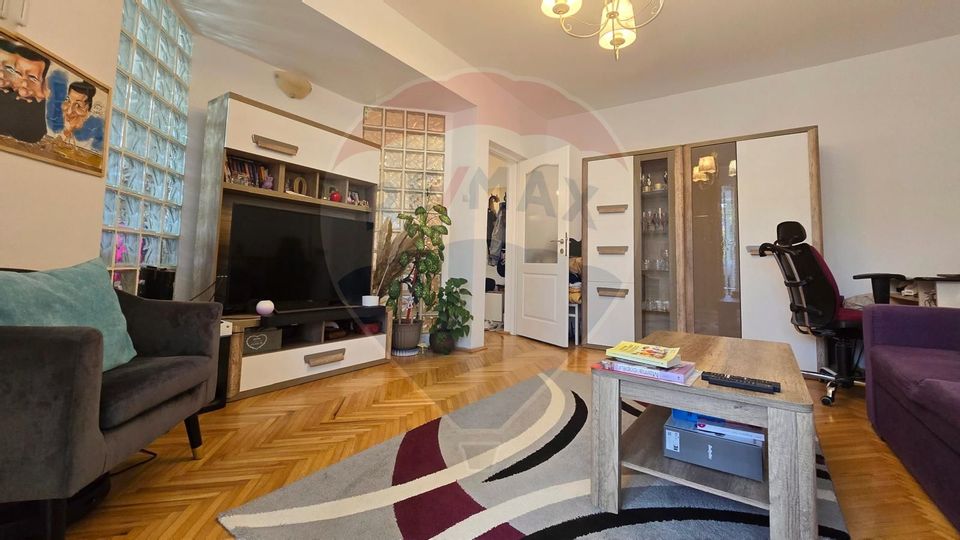 Închiriez apartament. 2 camere, Zorilor