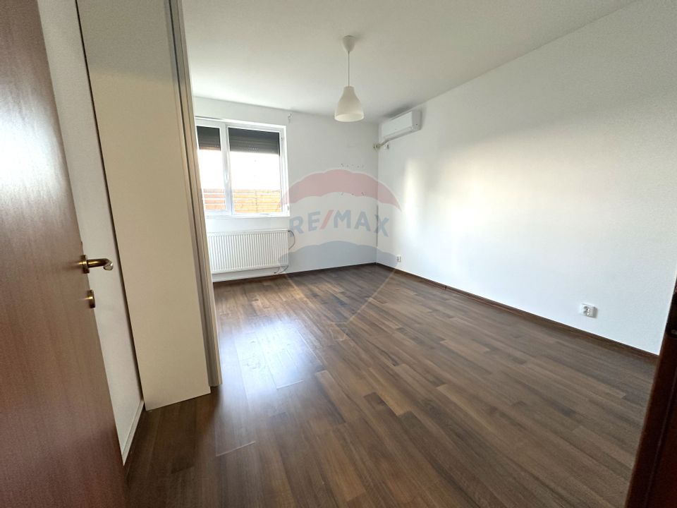 Apartament 3 camere si curte de 54 mp de vânzare - Prelungirea Ghencea