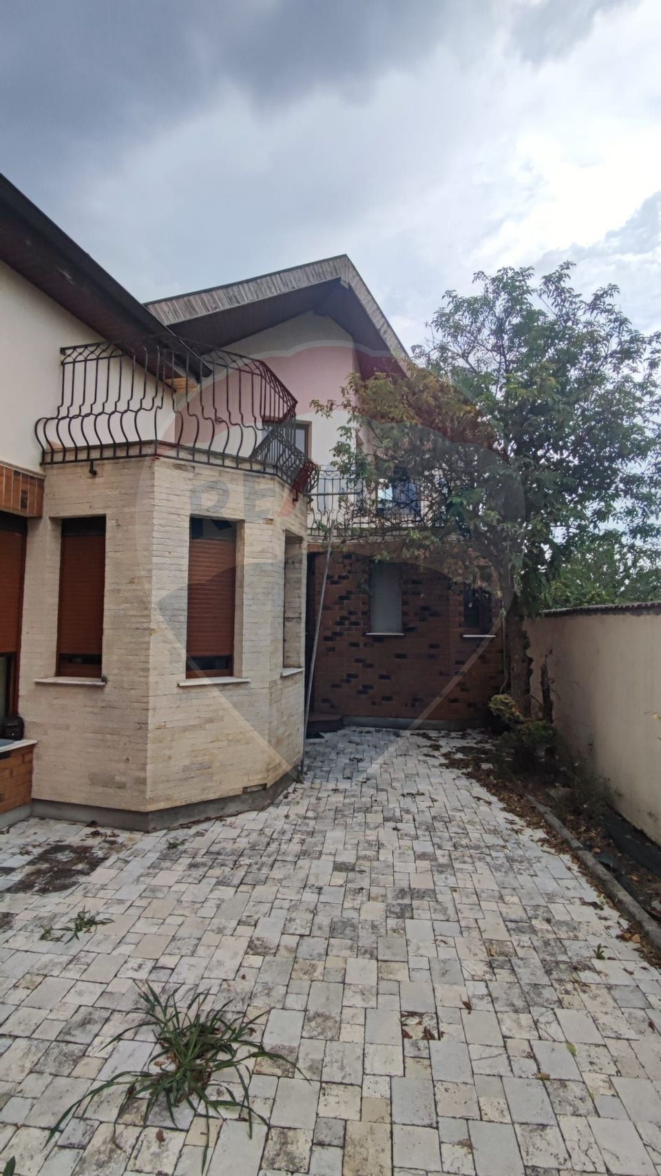 9 room House / Villa for sale