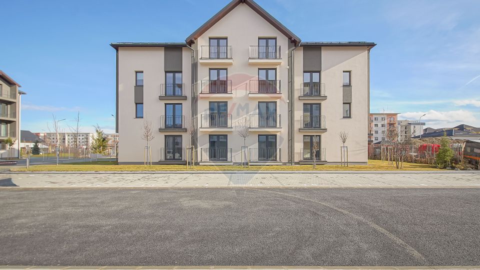 Garsoniera decomandata, 40 mp utili, etaj 1 | ROKMAN | Zona Tractorul