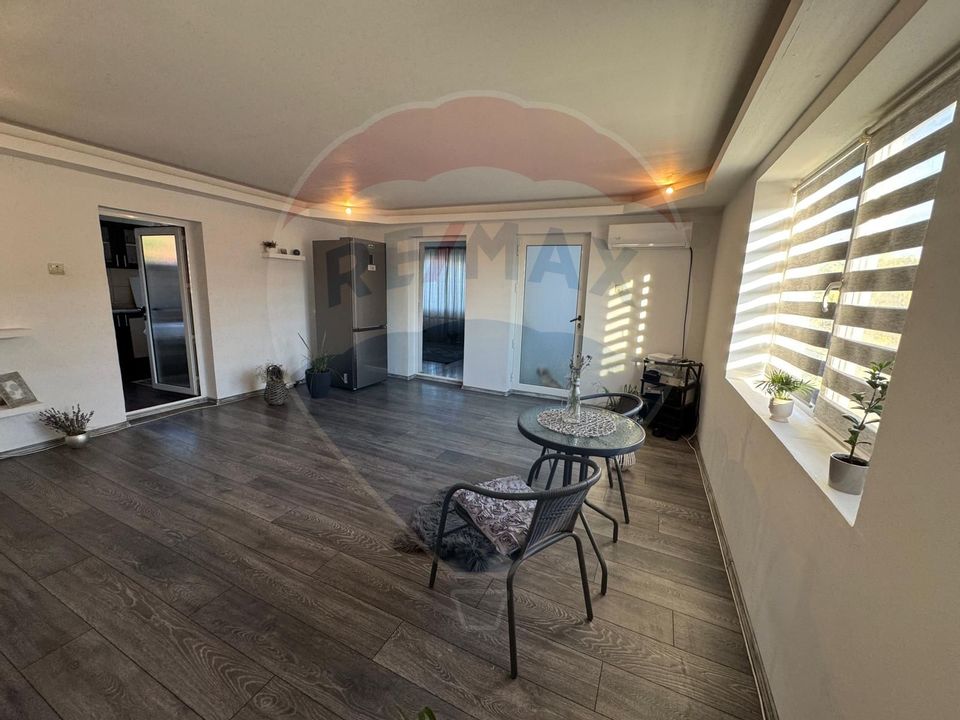 Casă / Vilă cu 7 camere de vânzare în zona Central