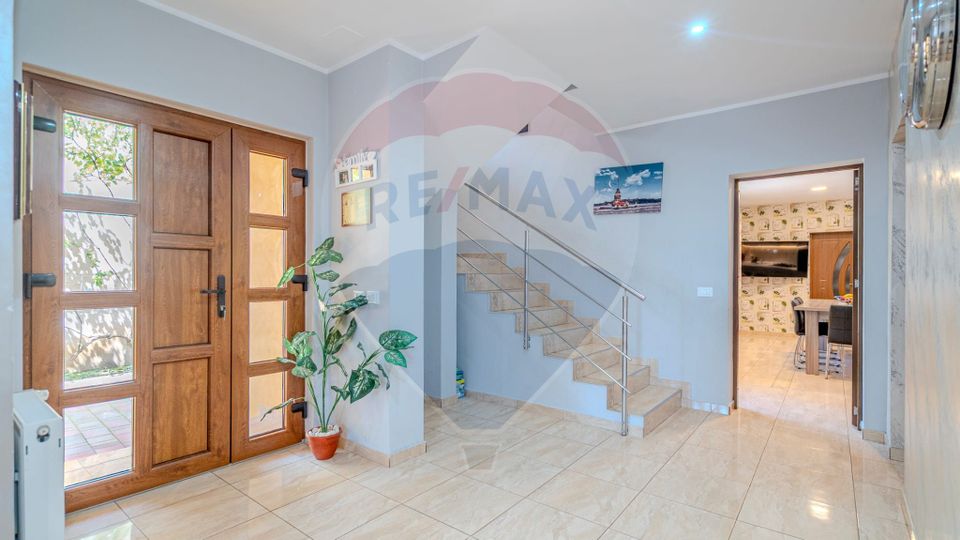 5 room House / Villa for sale