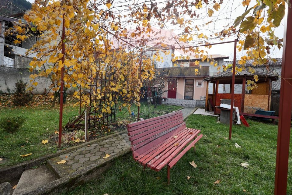 Casă cu 5 camere si curte, de vânzare, zona Centrul Istoric!