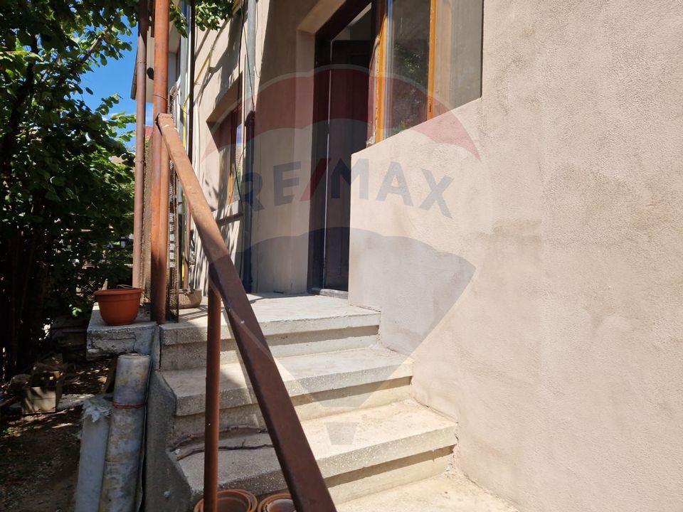 Casă / Vilă  str. Ana Ipatescu S+P+1 , 5 camere , teren - 252 mp