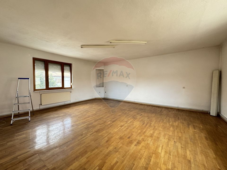 4 room House / Villa for sale, Central area