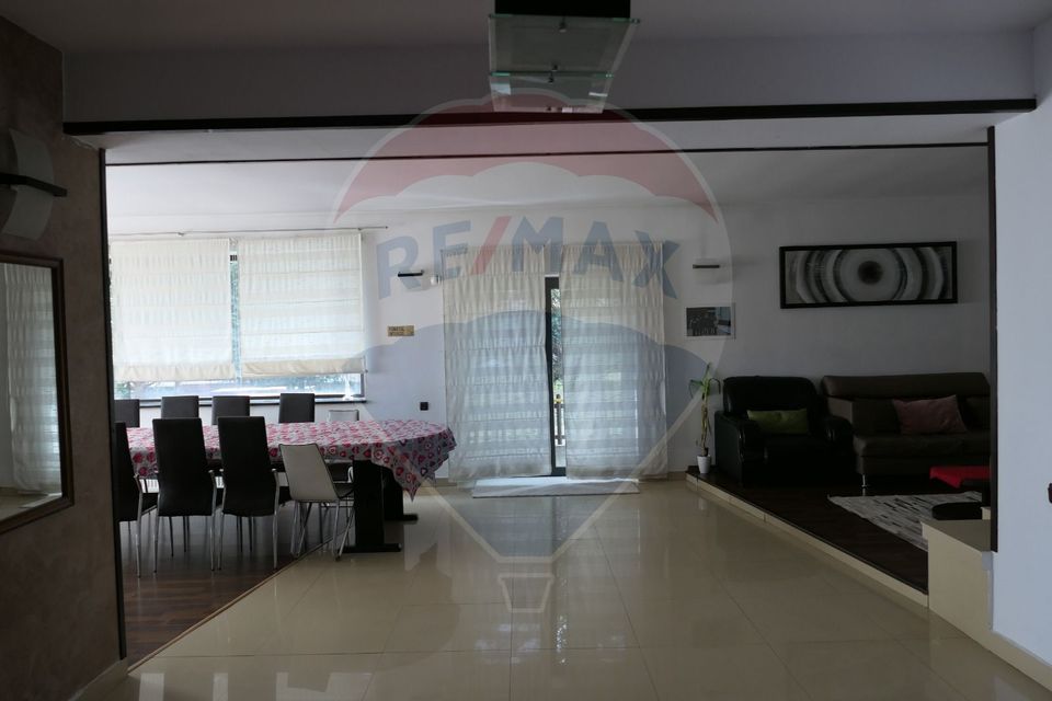 Vilă cu 10 camere de vânzare în zona Centrala