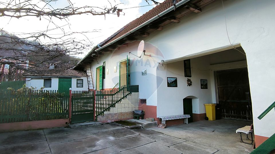 Casă / Vilă cu 4 camere de vânzare