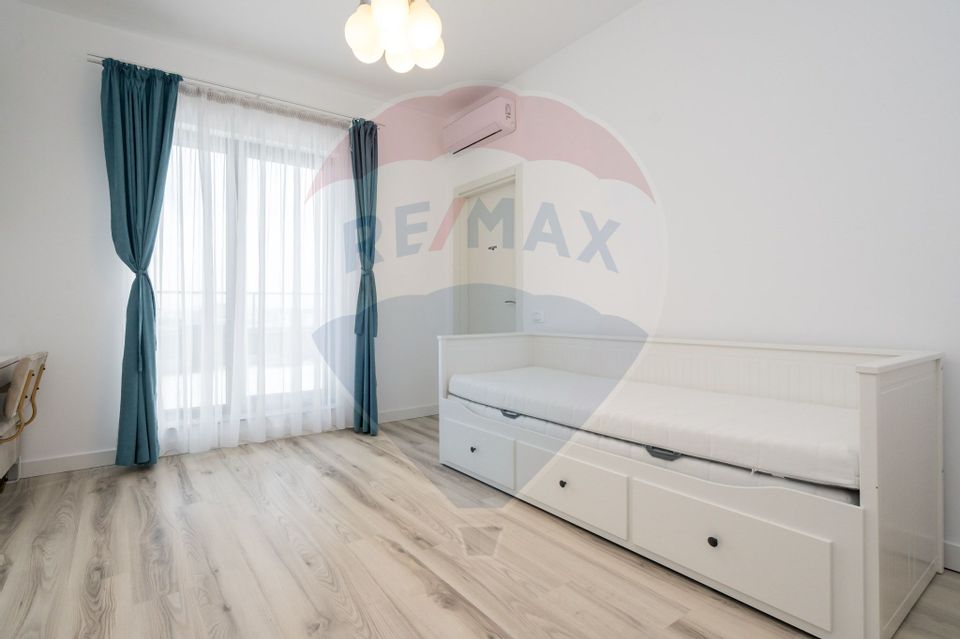 Apartament cu 3 camere de vânzare în zona Dristor