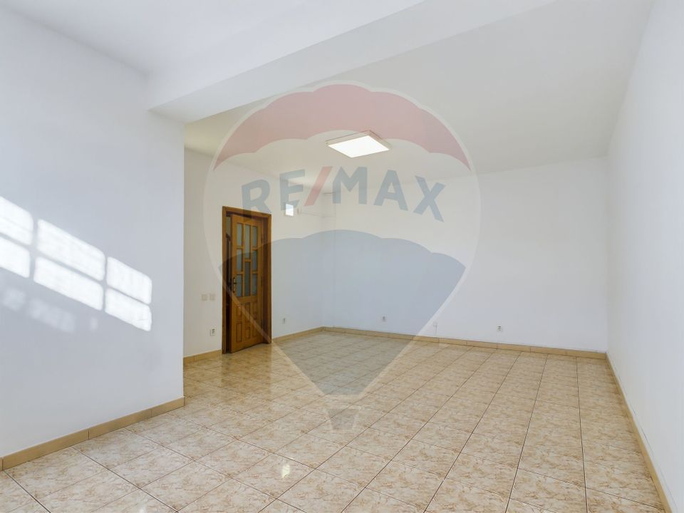 5 room House / Villa for sale, Eroii Revolutiei area