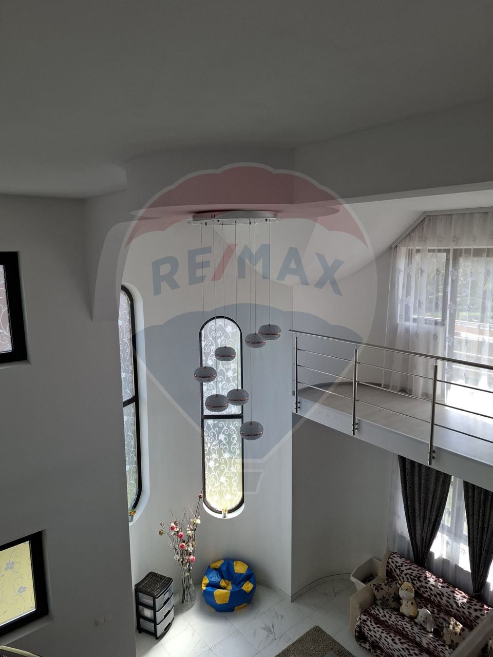 Casă / Vilă cu 5 camere de vânzare