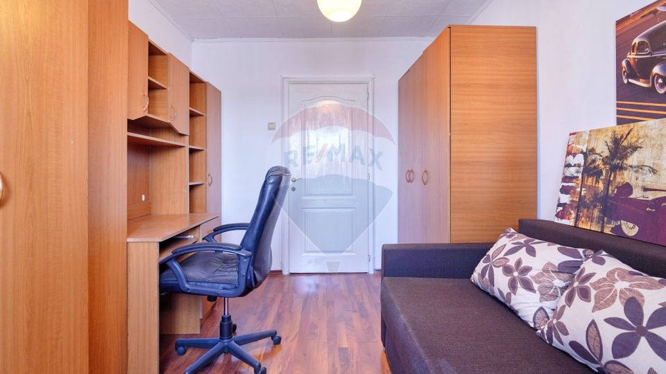 Apartament cu 3 camere, de vânzare, Str. Argintului,  Tractorul