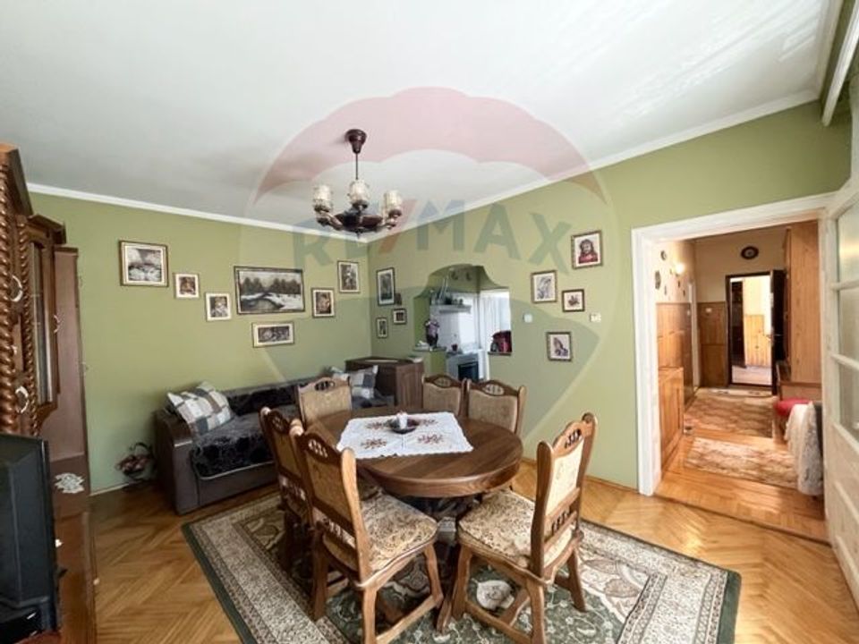 Casă  str. Progresului , Sebes, destinatie : uni/multifamiliala