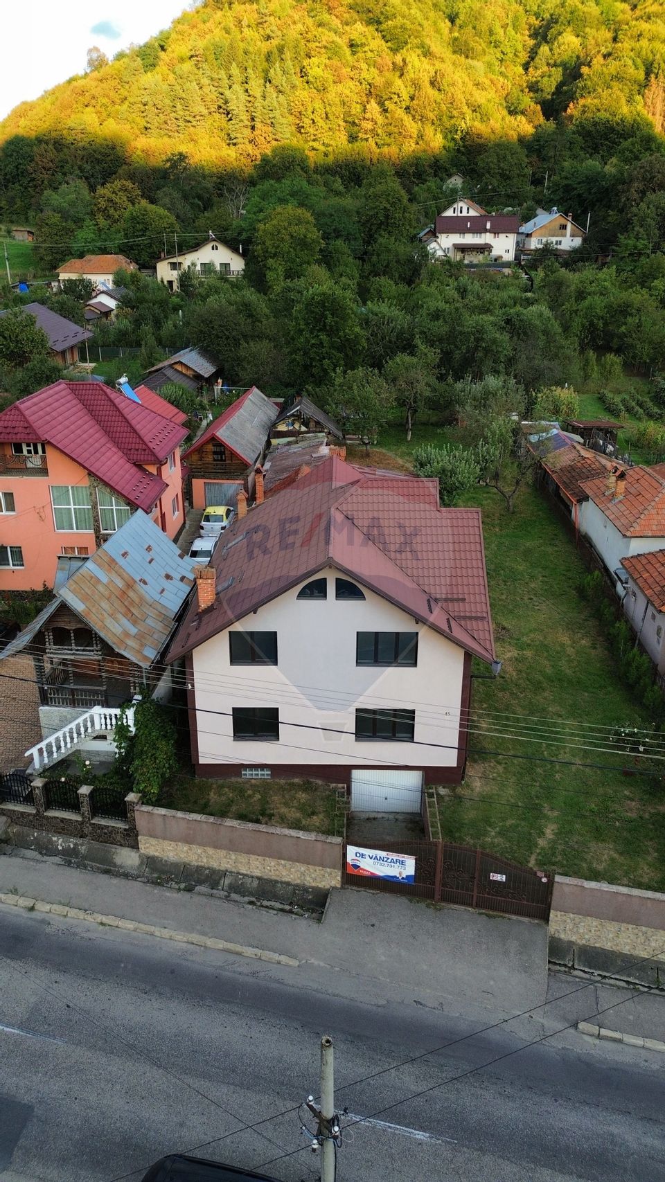 Casă de vânzare în Câmpulung la preț de apartament.