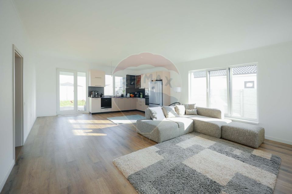 4 room House / Villa for sale