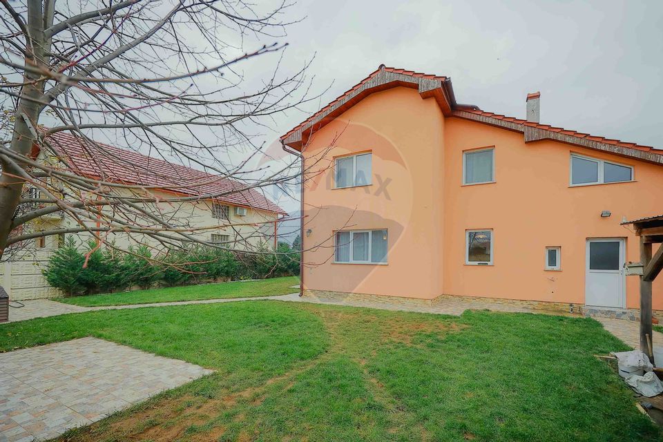 6 room House / Villa for sale, Episcopia Bihor area