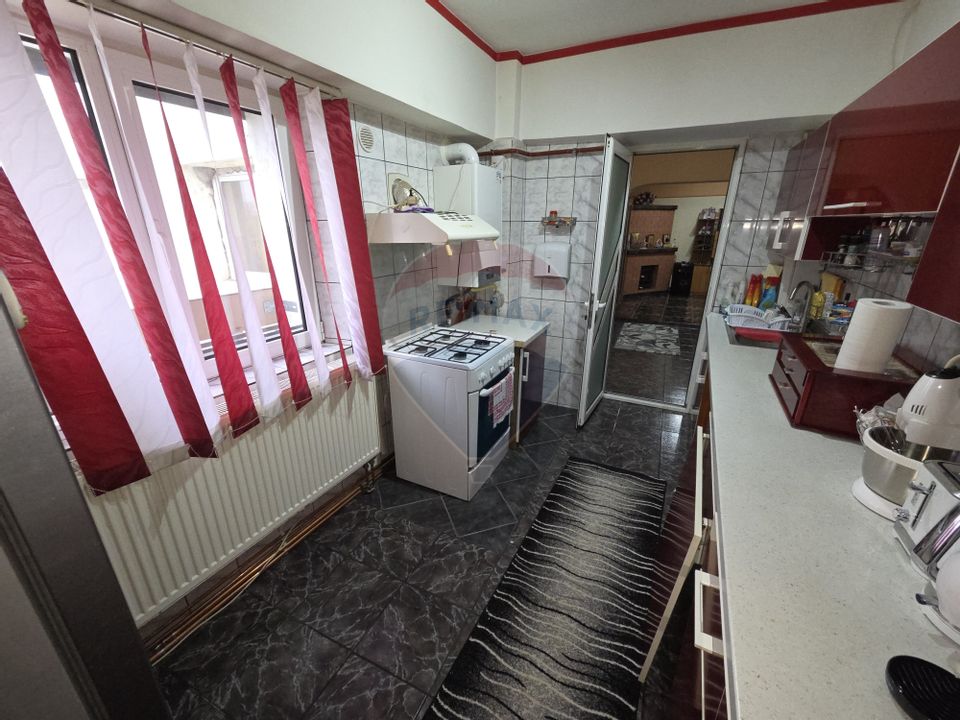 Apartament cu 3 camere etajul 1, Campineanca