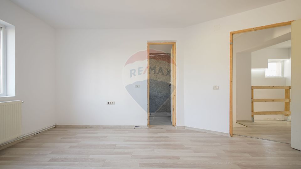 Versatile property in Brasov – Ideal for home or business!