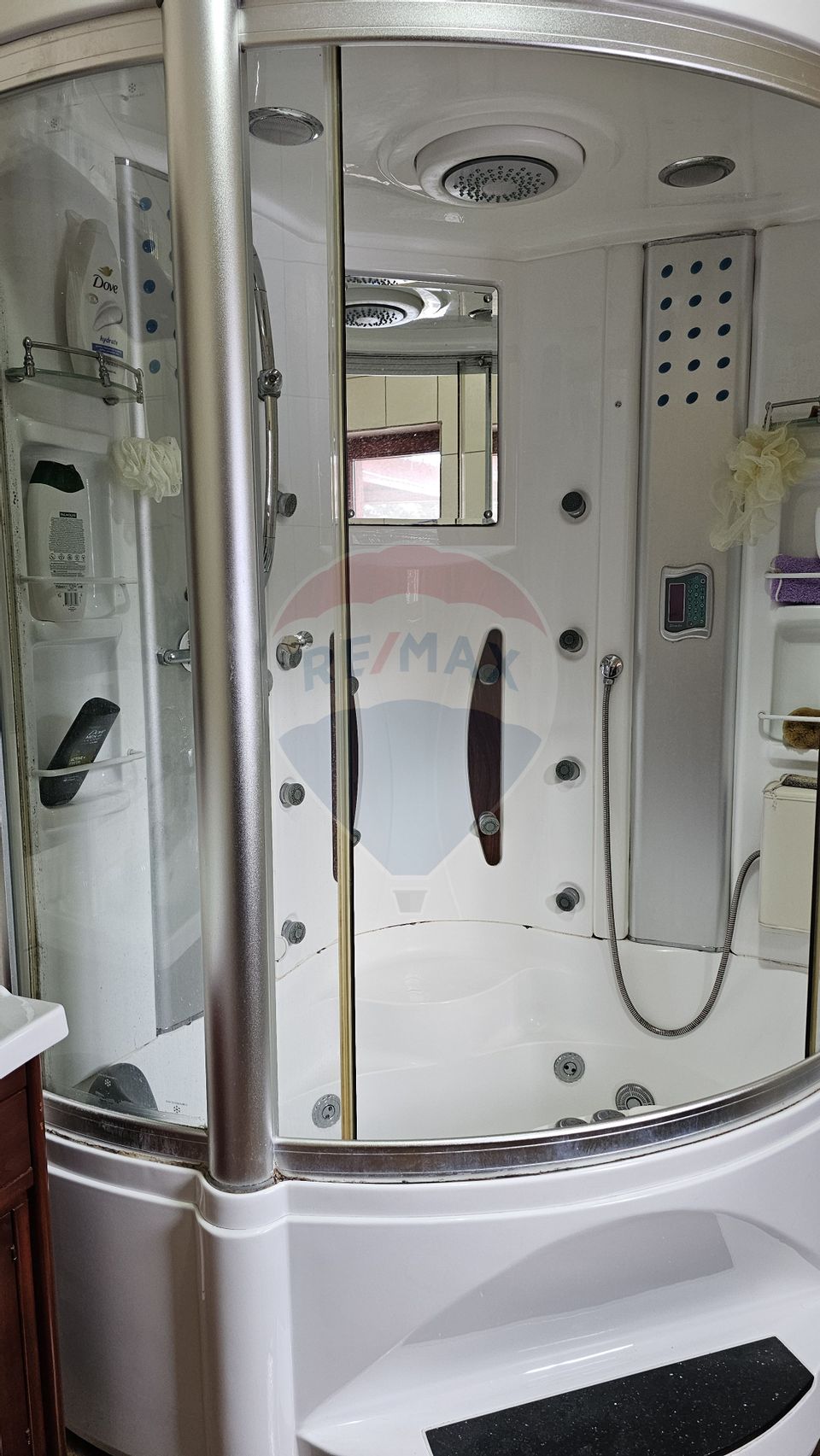 Vilă de lux cu 4 camere de vânzare în Câmpulung Moldovenesc, Suceava