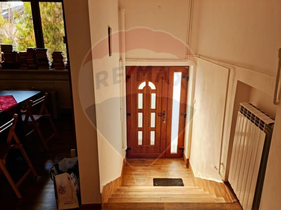 4-rooms apartment, separate entrance for sale Dacia Blvd