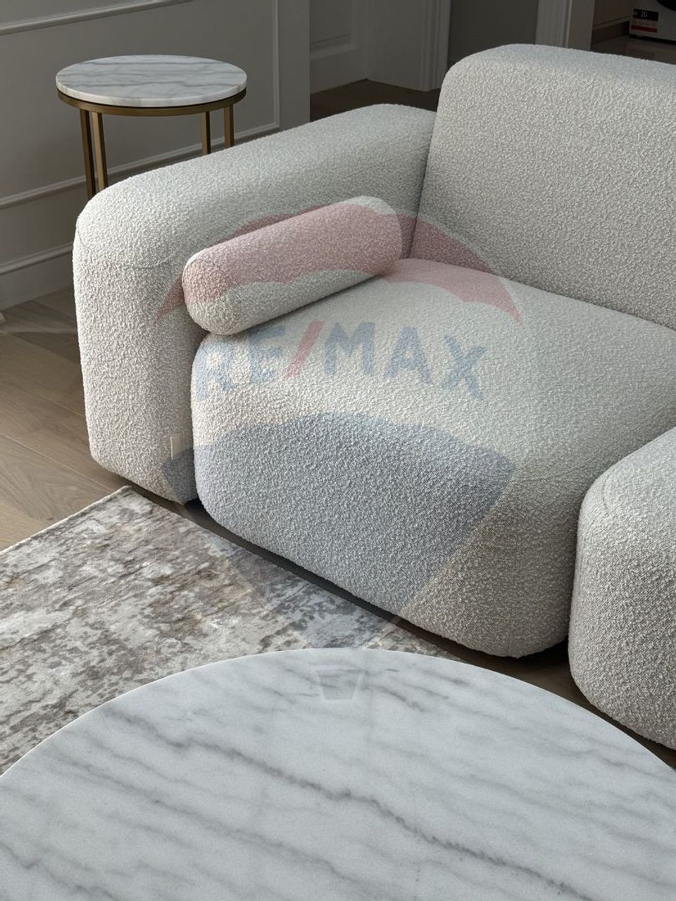 Apartament elegant cu 3 Camere, în Zona Subcetate,