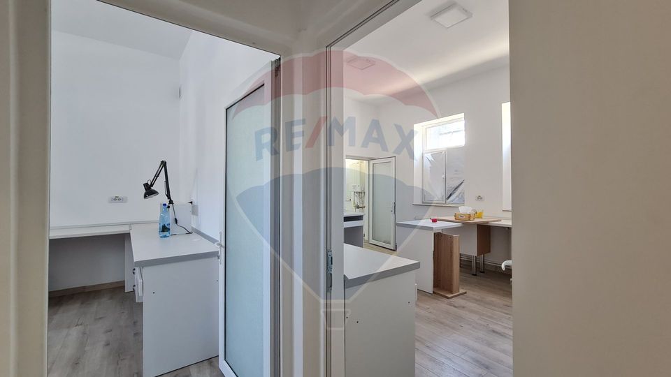 Apartament cu 2 camere decomandat de vânzare Centru