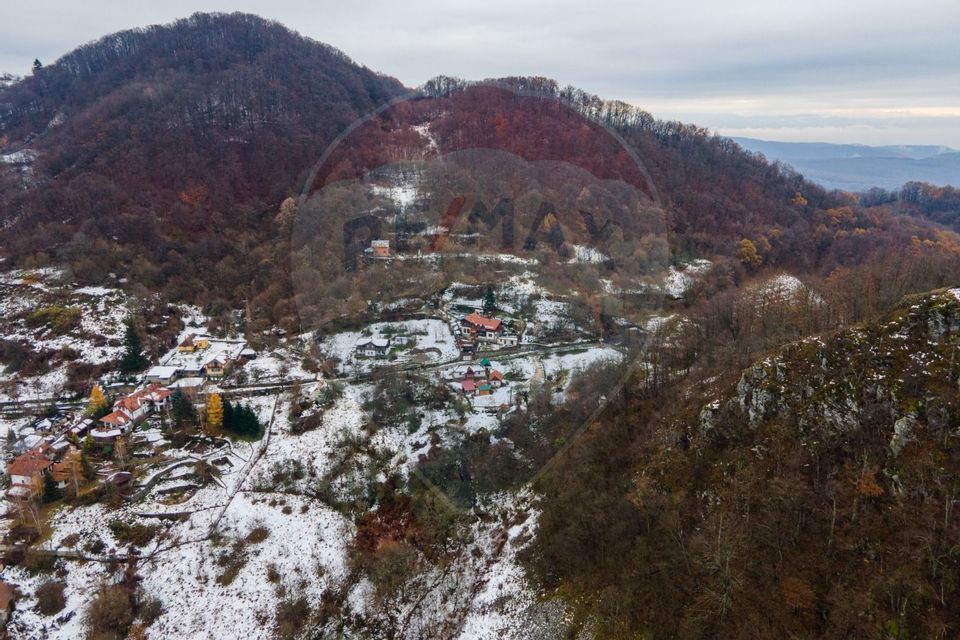 Casă de vanzare,Sacaramb jud. Hunedoara